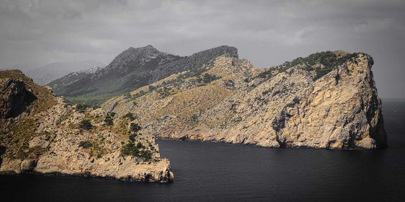 网络遥测技术深度对比：INT与gNMI如何重塑网络实时可观测性新范式